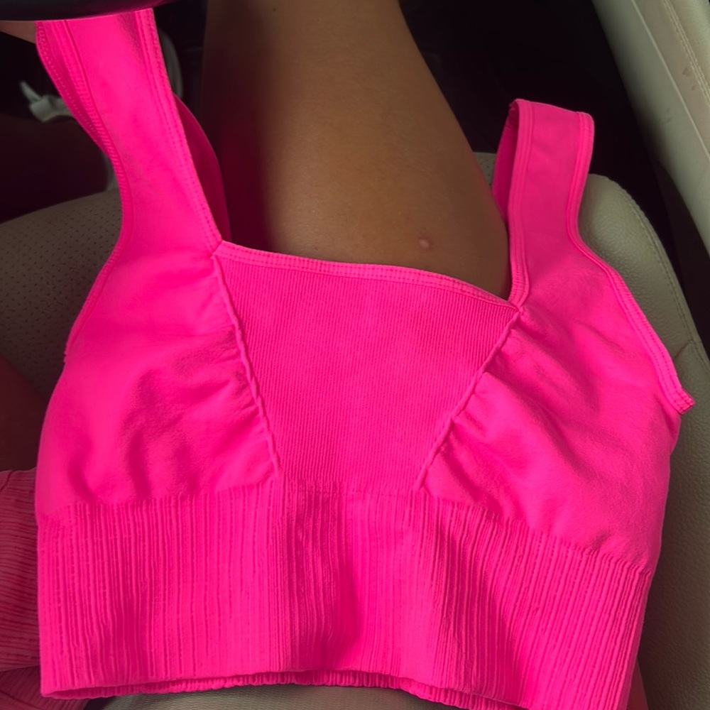 NEW WITHOUT TAGS free people movement hot pink top size xs/s